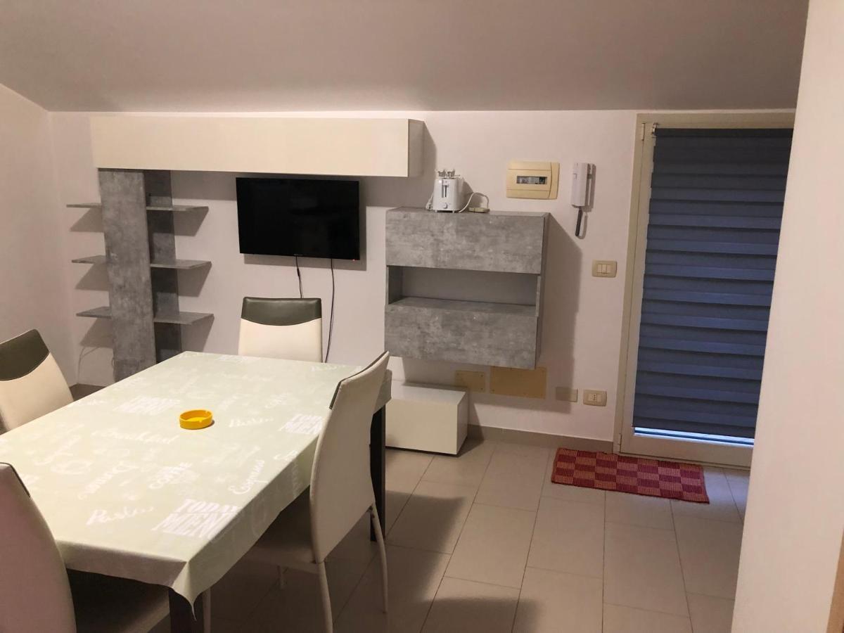 Mansarda Mentana Due Apartman Vittoria Kültér fotó